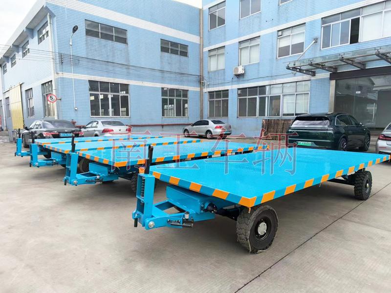 6吨球友会(中国)蓝色 带减震带刹车工具拖车