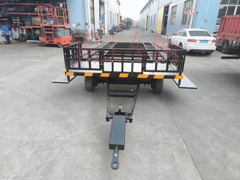 5.5吨牵引式球友会(中国)带小箱子