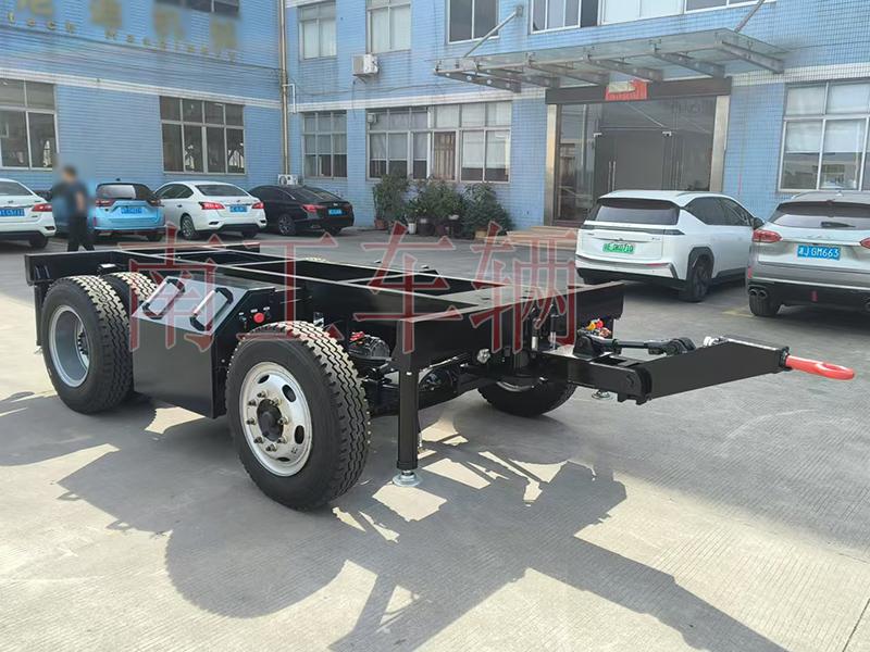6.5吨自走式电动拖车底盘 电动球友会(中国)