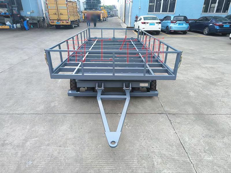 4吨骨架式牵引球友会(中国) 带下翻护栏工具拖车