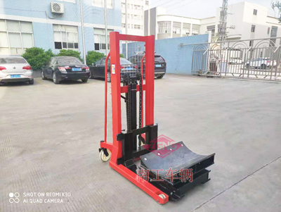 1672974034631131.jpg 1吨手动卷筒纸工具车1I.jpg