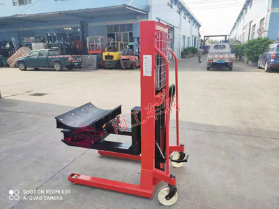 1672974049732273.jpg 1吨手动卷筒纸工具车3I.jpg