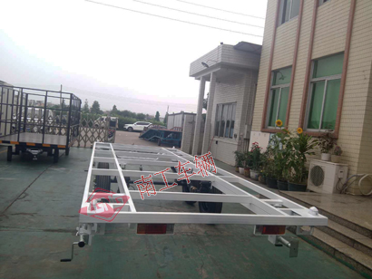 1676268642924049.jpg 4吨房车底盘 平板全挂拖车5I.jpg