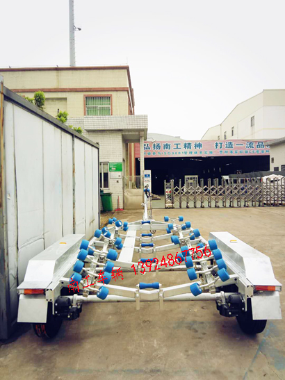 1676857115997412.jpg 2.8吨游艇拖车I.jpg