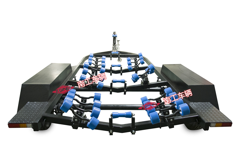 1677896957821361.jpg 游艇拖车1.jpg