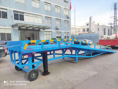 1684315866895777.jpg 10吨移动式登车桥2I.jpg