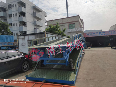 1686813311784169.jpg 登车桥1I.jpg