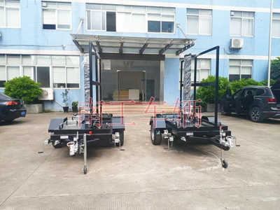 1690164272680954.jpg 0.5吨简易简LED广告拖车带升降不带旋转i.jpg