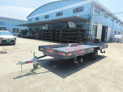 1728458613244492.jpg ATV拖车0.8吨轻型铁板实心护栏全挂车3I.jpg