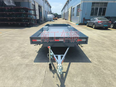 1728458660514551.jpg ATV拖车0.8吨轻型铁板实心护栏全挂车I.jpg