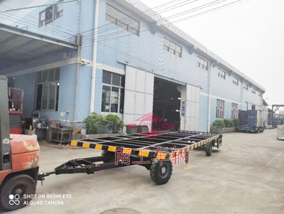 8吨无动力牵引骨架华体会(中国)一站式服务平台带护栏3I.jpg